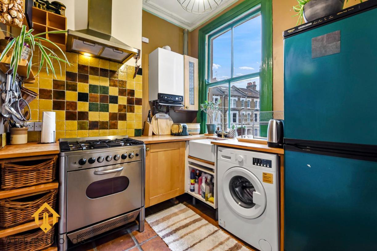 Peaceful 2-Bedroom Flat Near Queens Park Station London Exterior photo