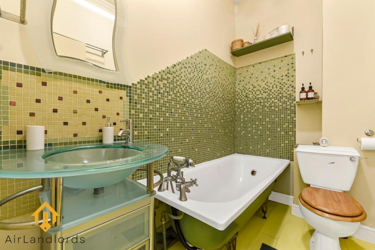 Peaceful 2-Bedroom Flat Near Queens Park Station London Exterior photo